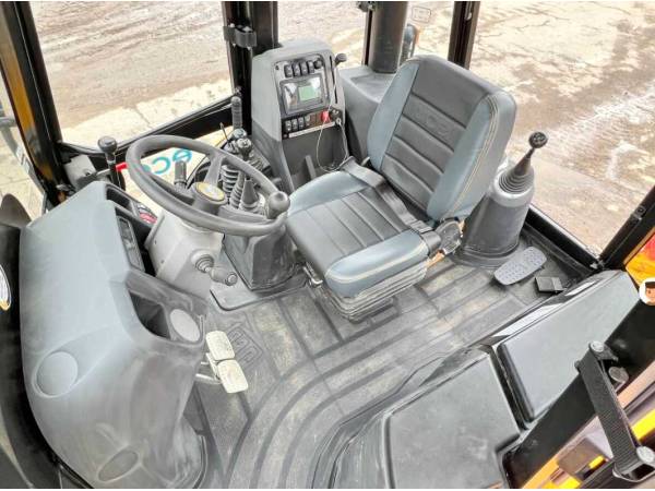 Екскаватор-навантажувач JCB 3DX (2026)