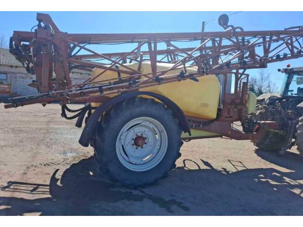 Причіпний обприскувач Hardi Commander Plus 4200 