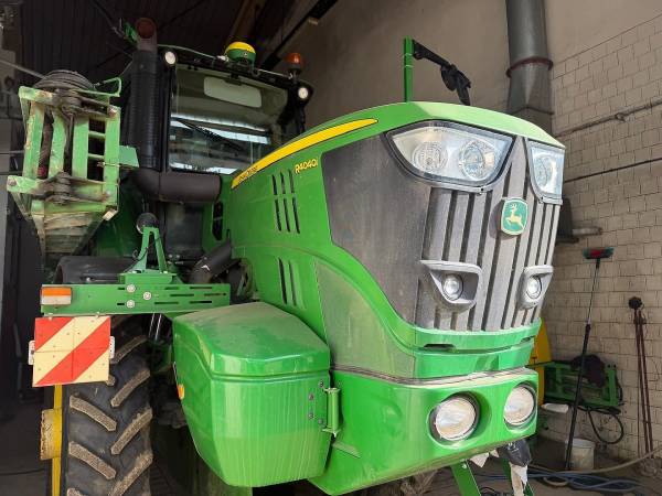 Самоходный опрыскиватель John Deere R4040i (2019)