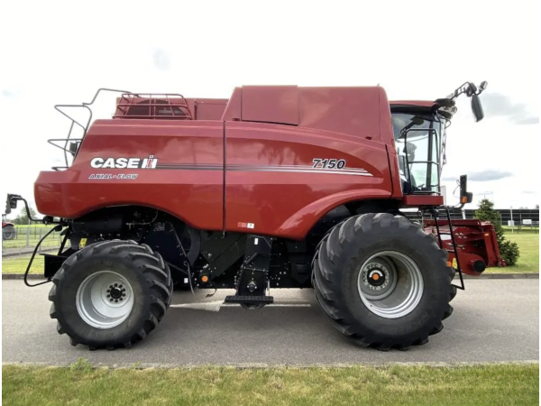 Комбайн Case IH 7150 Axial-Flow (2023)