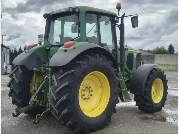 Трактор John Deere 6820 (2004)