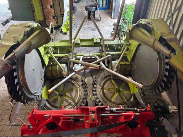 Силосуборочный комбайн Claas RU 600