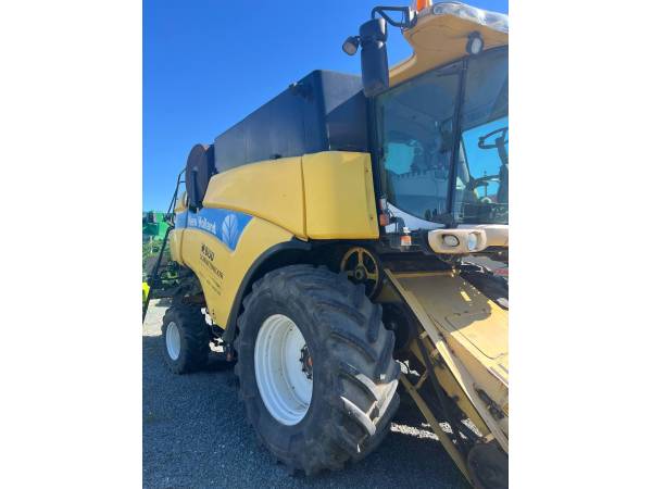 Комбайн New Holland CX760 (2005)