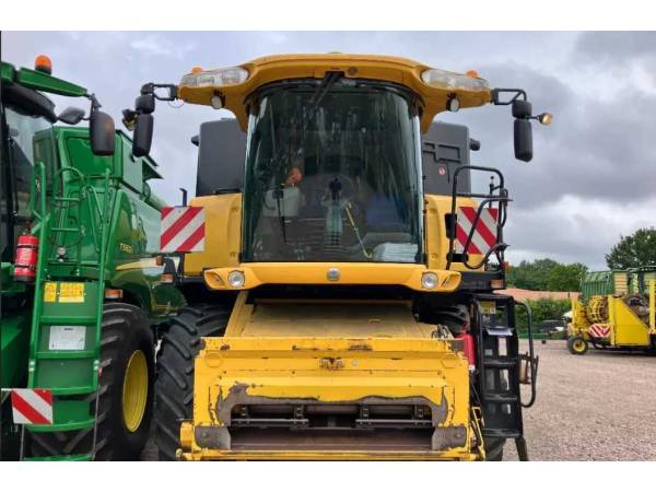 Комбайн New Holland CX 8070 (2012)