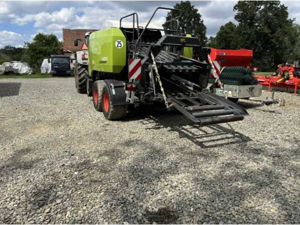 Прес-підбирач Claas Quadrant 4200 (2016)