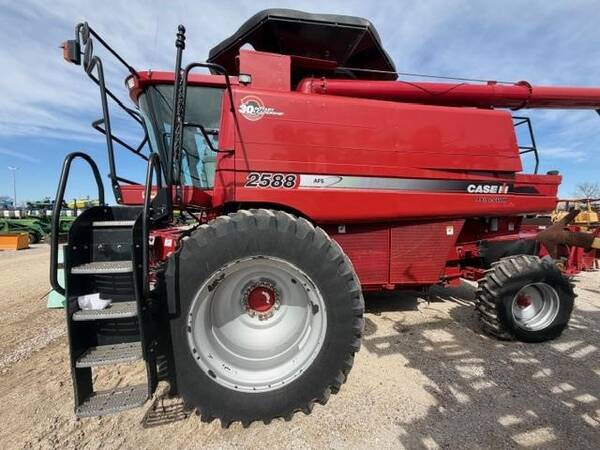 Комбайн Case IH 2588 (2007)
