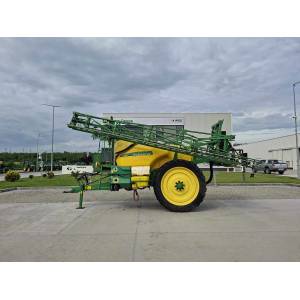 Прицепной опрыскиватель John Deere 732 (2013)