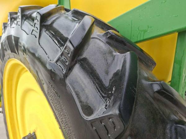 Прицепной опрыскиватель John Deere 732 (2013)