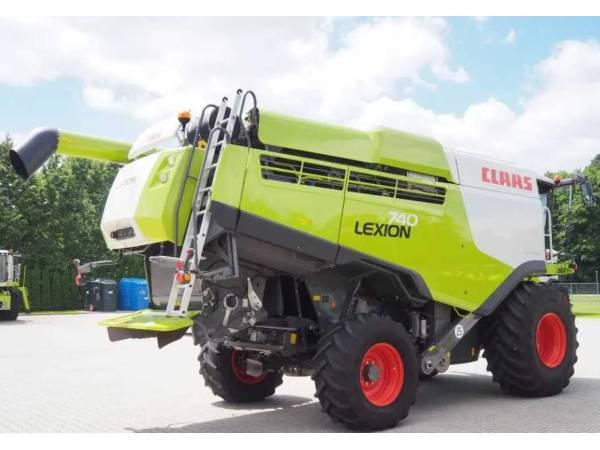 Комбайн Claas Lexion 740 (2016)