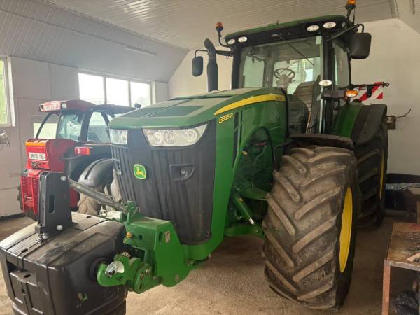 Трактор John Deere 8335R (2013)