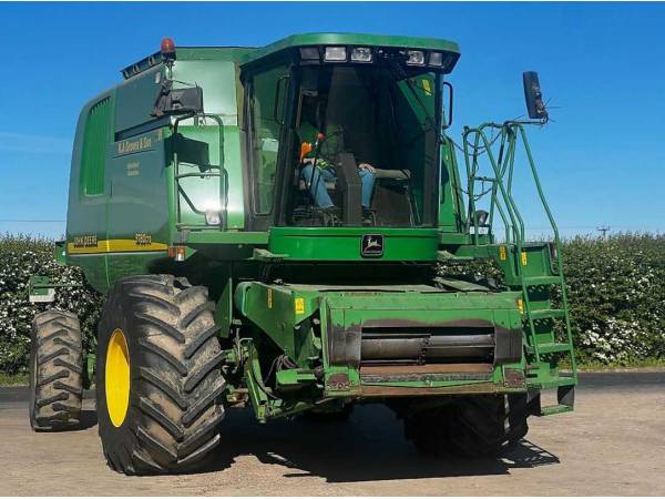 Комбайн John Deere 9780 CTS (2001)
