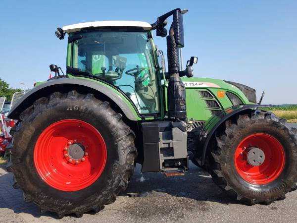 Трактор Fendt 724 Vario (2015)