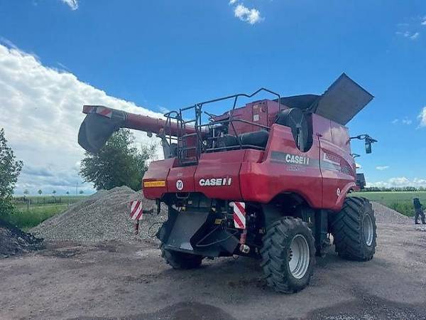 Комбайн Case IH 8120 Axial-Flow (2010)