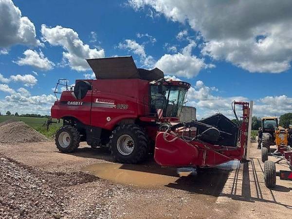 Комбайн Case IH 8120 Axial-Flow (2010)