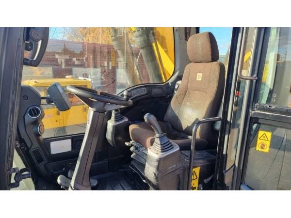 Экскаватор JCB JS175W (2013)