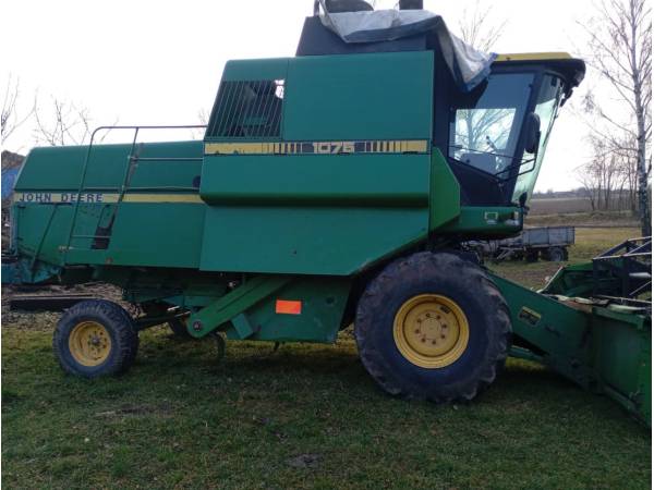 Комбайн John Deere 1075 (1985)