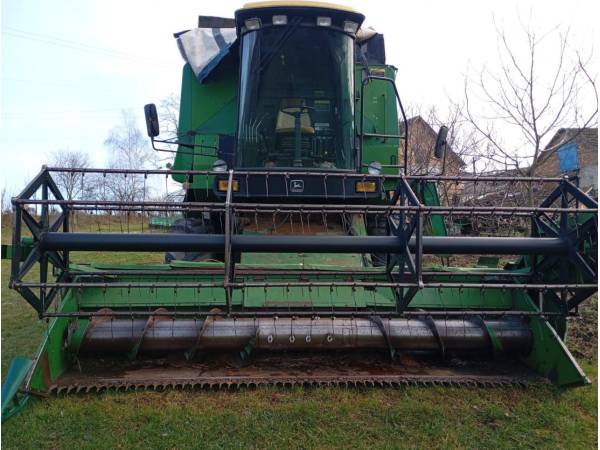 Комбайн John Deere 1075 (1985)