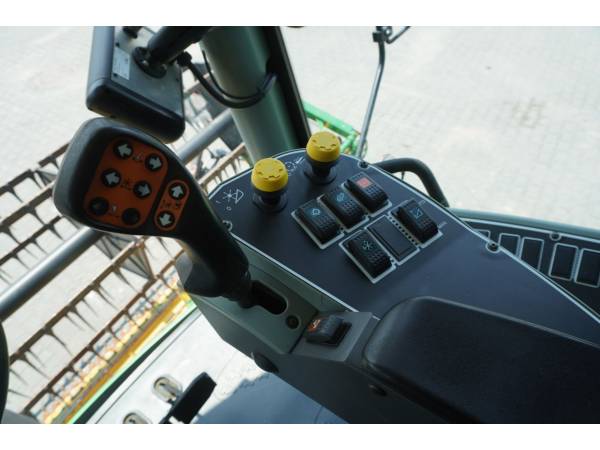 Комбайн John Deere W330 (2018)