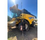 Комбайн New Holland CX8080