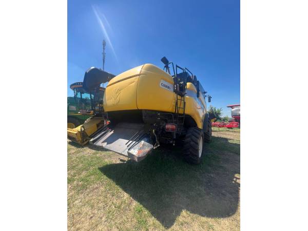 Комбайн New Holland CX8080 (2009)