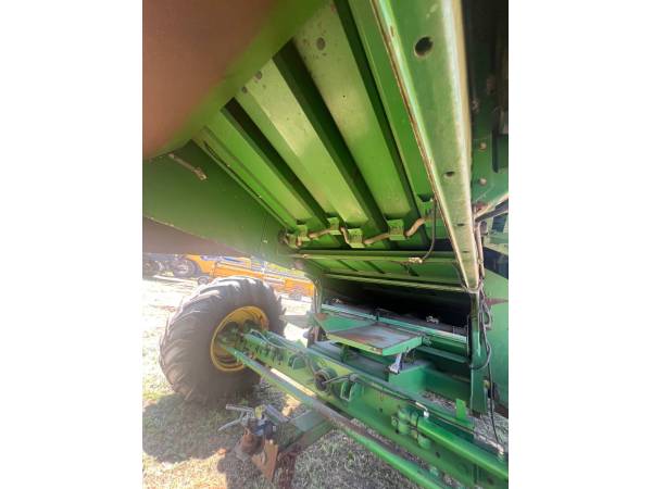 Комбайн John Deere W650i (2012)