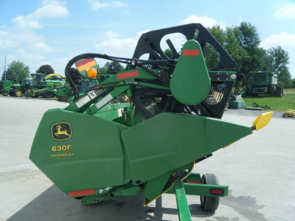 Жниварка зернова John Deere 630F (2012)