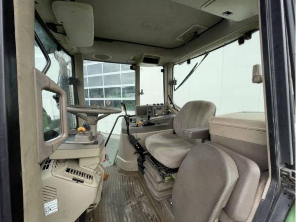 Трактор John Deere 6330 (2010)