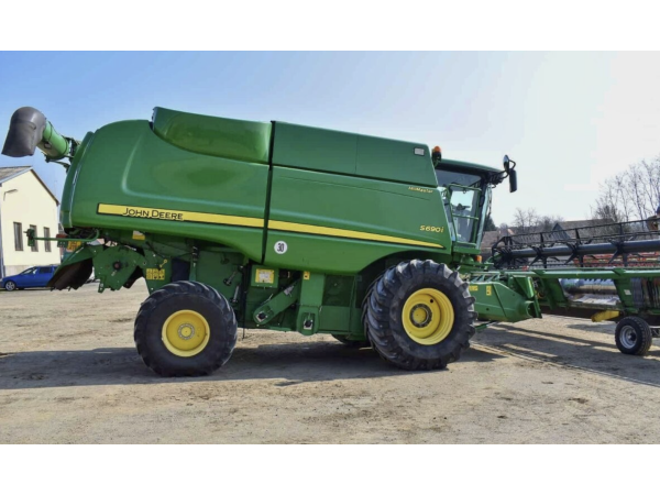 Комбайн John Deere S690i (2011)