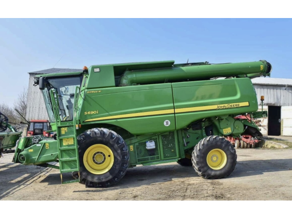 Комбайн John Deere S690i (2011)