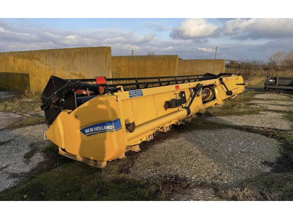 Жатка зерновая New Holland 740 CF 35 DD Superflex (2015)