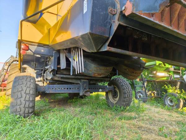 Комбайн New Holland CS6090 (2007)