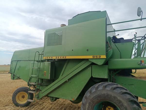 Комбайн John Deere 952 (1983)