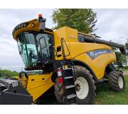 Комбайн New Holland CR8.90