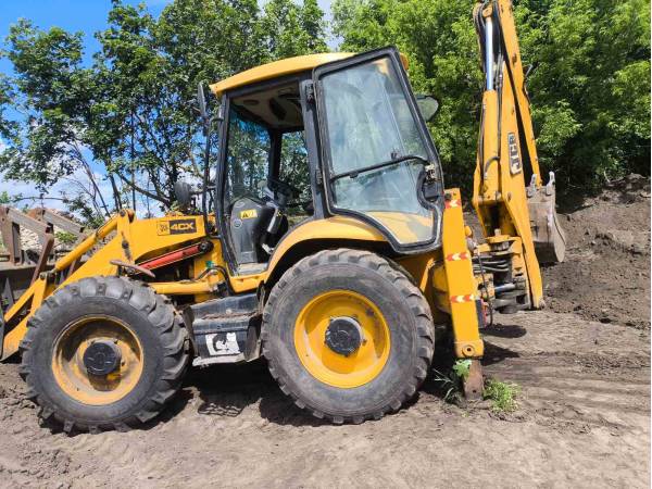Екскаватор-навантажувач JCB 4CX (2002)