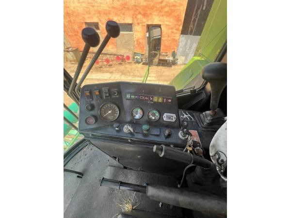 Комбайн John Deere 1075 