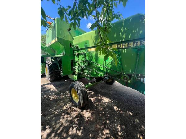 Комбайн John Deere 1075 