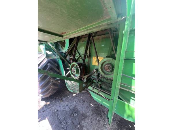 Комбайн John Deere 1075 