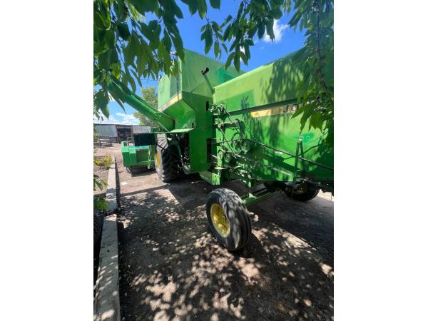 Комбайн John Deere 1075 