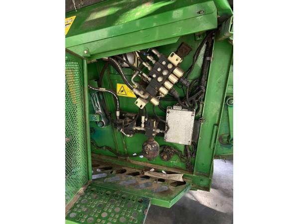 Комбайн John Deere 9880STS (2004)