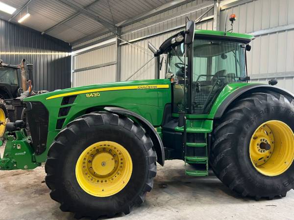Трактор John Deere 8430 (2007)