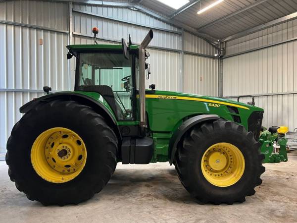 Трактор John Deere 8430 (2007)