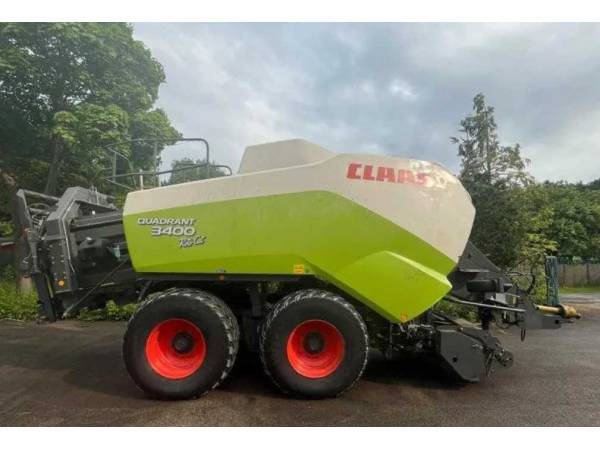 Прес-підбирач Claas Quadrant 2200 RC (2009)