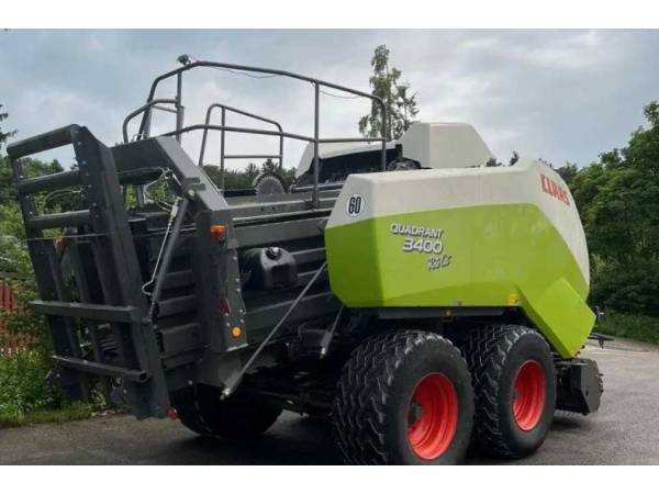 Прес-підбирач Claas Quadrant 2200 RC (2009)