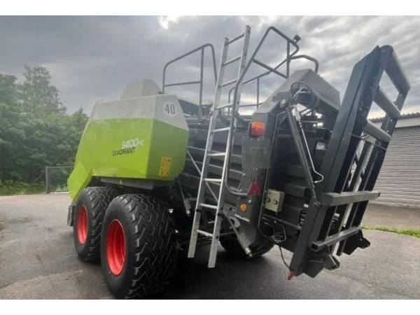 Прес-підбирач Claas Quadrant 2200 RC (2009)