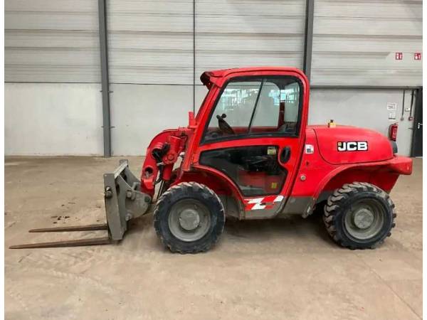 Навантажувач JCB 520-40 (2013)