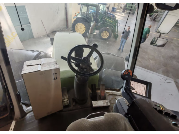 Трактор Claas Xerion 3300 (2010)