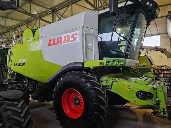 Комбайн Claas Lexion 640 (2012)