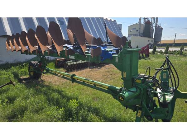 Плуг John Deere 3810 (2015)