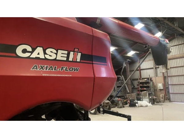 Комбайн Case IH Axial-Flow 9010 (2008)