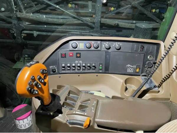 Самохідний обприскувач John Deere 4730 (2013)